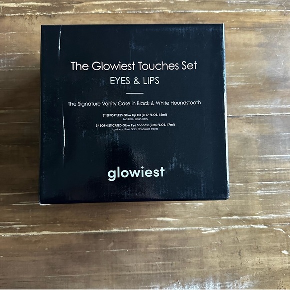 Vanity Case Chanel style Makeup Set The Glowiest Touches Eye and Lip - Picture 16 of 16